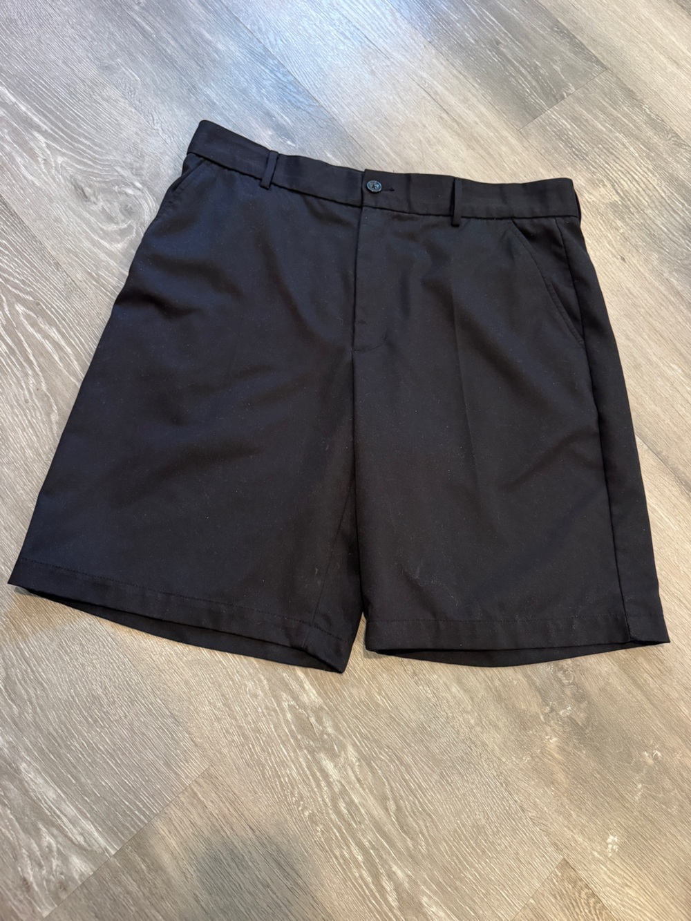 Men’s golf shorts